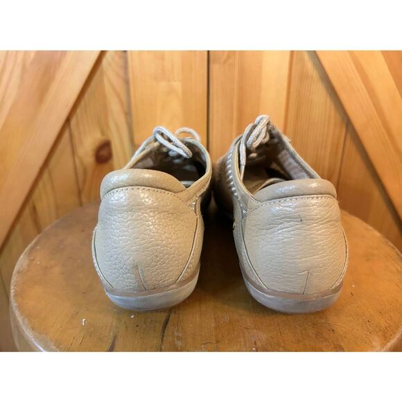 Stuart Weitzman Womens Tan Leather Mesh Casual Shoe Size 8M - Picture 4 of 8